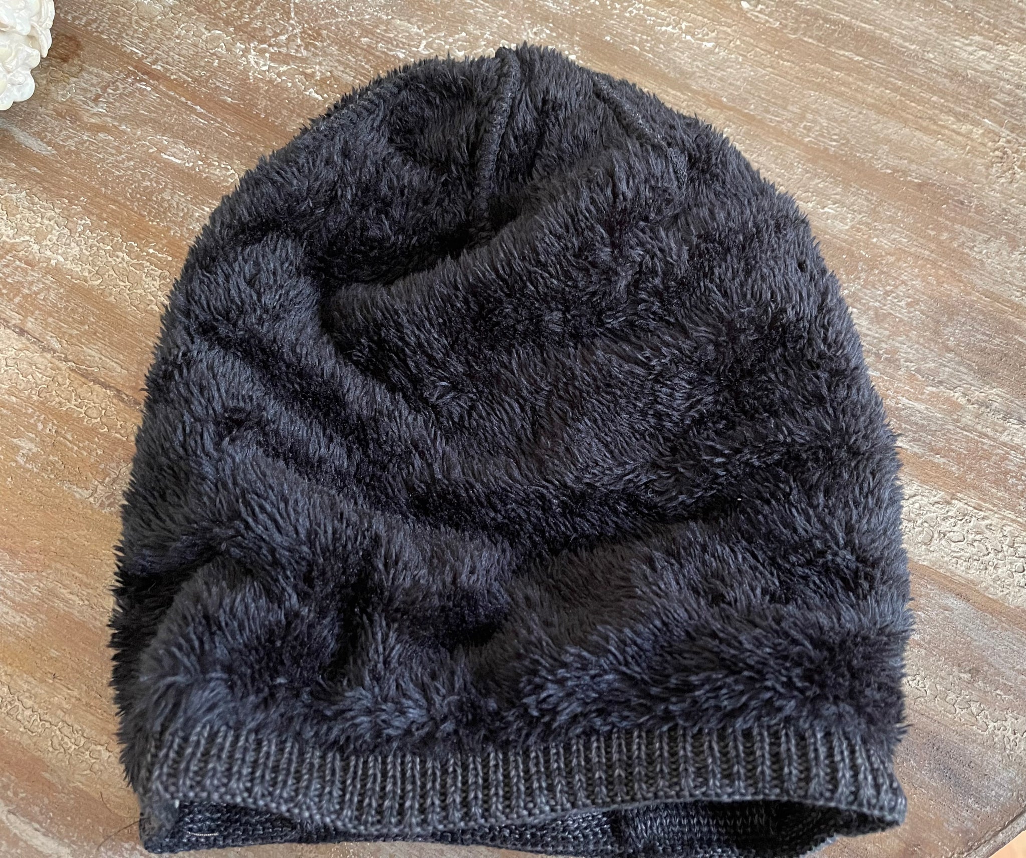 ファッション雑貨・小物その他 +DEINET+ D LOGO KNIT BEANIE IN CHARCOAL KDBXE4WB211 9251_dd20896a-44b0-4ea6-901c-